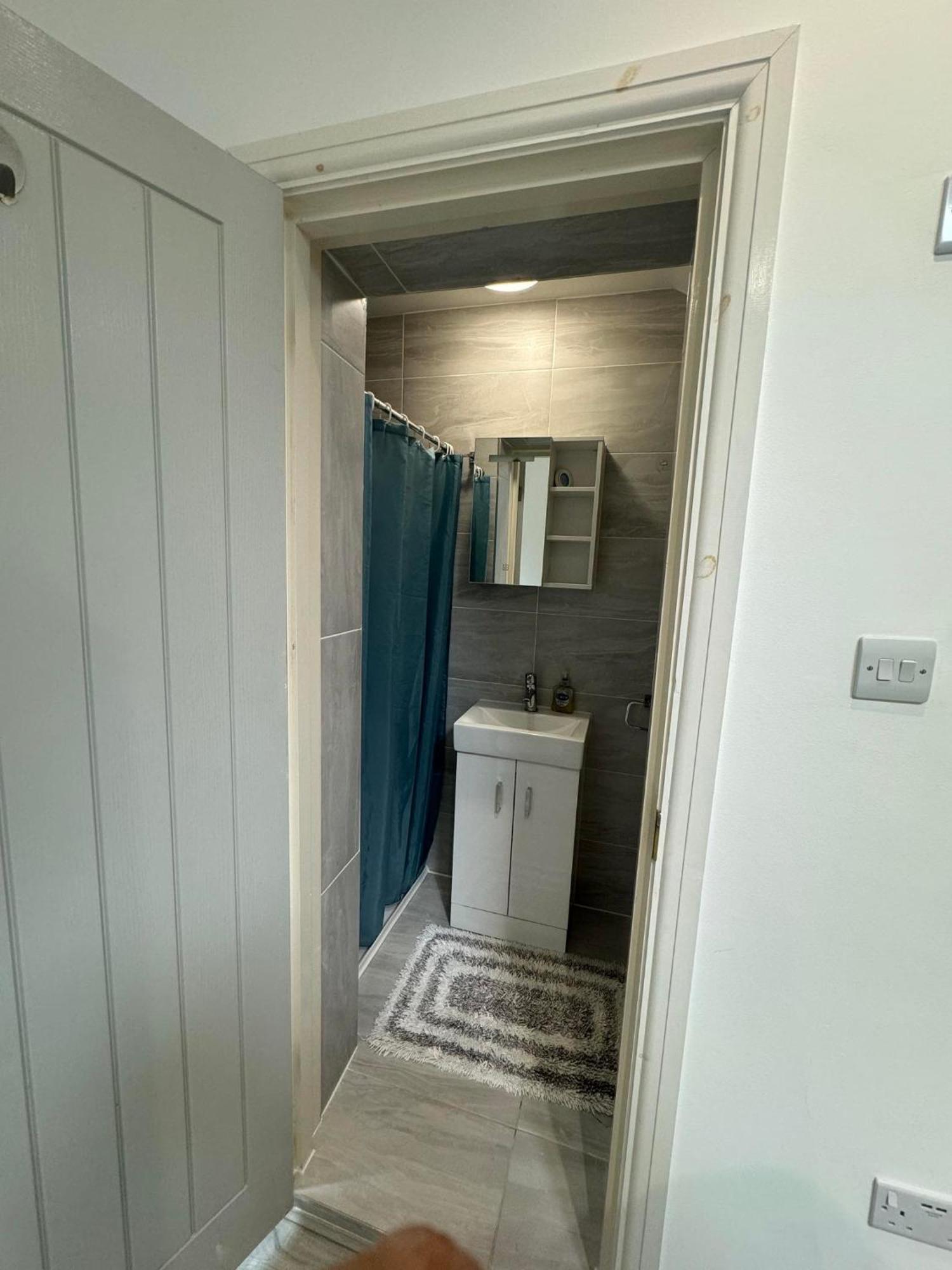 Studio Room Next To Gatwick Crawley  Exterior photo